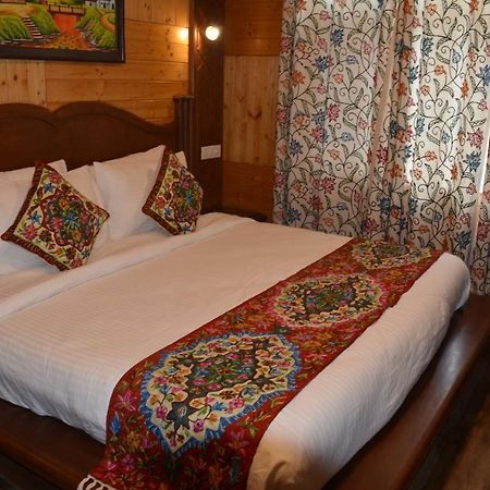 Hotel Royale Comfort Pahalgām Eksteriør billede