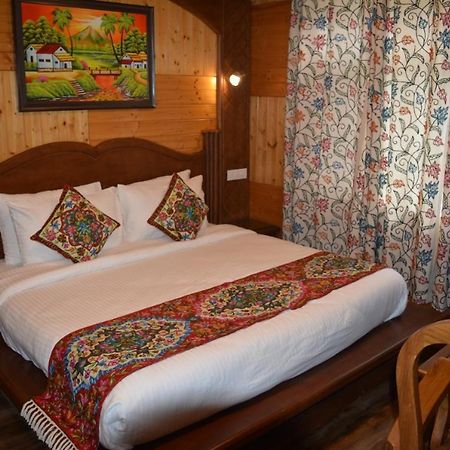 Hotel Royale Comfort Pahalgām Eksteriør billede